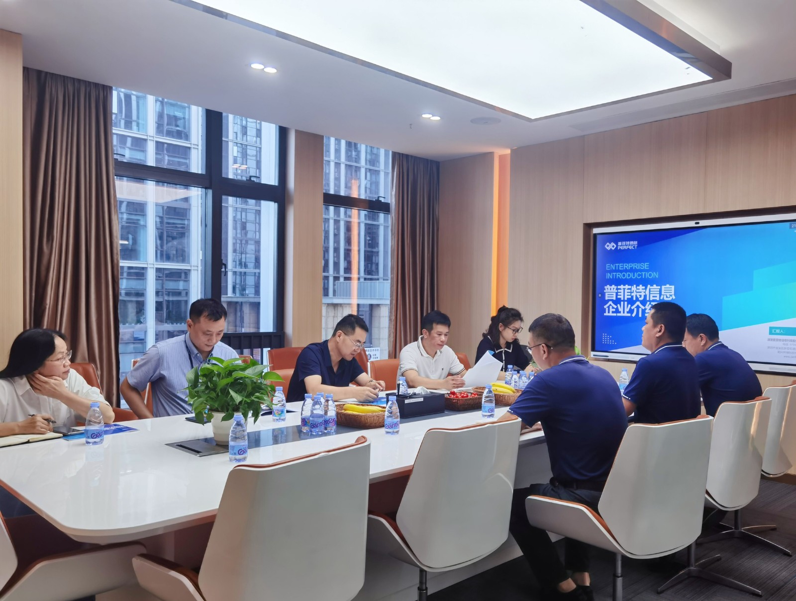 普菲特信息|寶安區(qū)新安街道白書記一行蒞臨普菲特調研指導